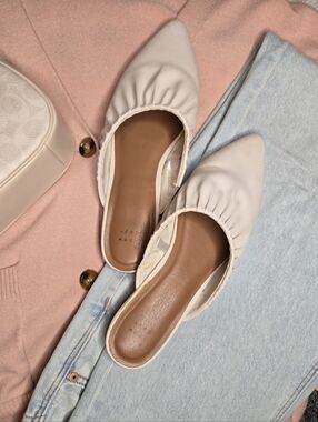 A New Day Cream Pointed Toe Mules Size 9 Slip On Flats Minimalist Chic